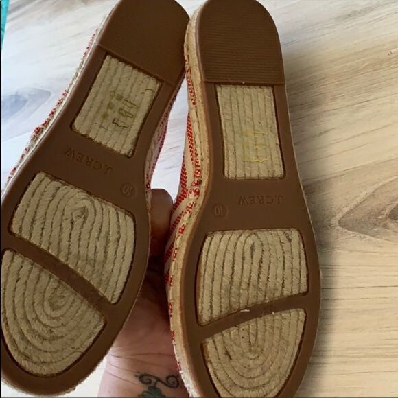 J. CREW TROPICAL PARADISE ISLAND STRIPED EMBROIDERED ESPADRILLES
SIZE 10 - Picture 5 of 7